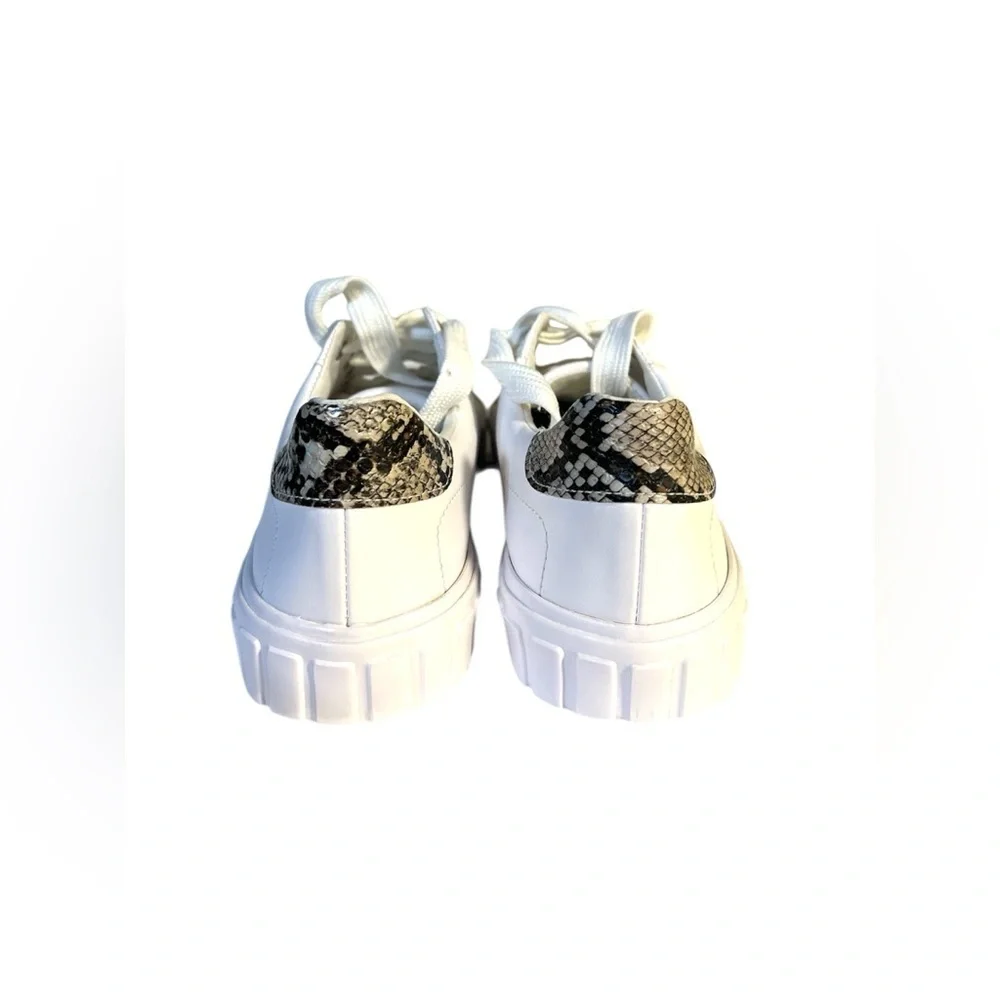 Bershka White and Brown Sneakers Sz/9 US- / 39 EU.